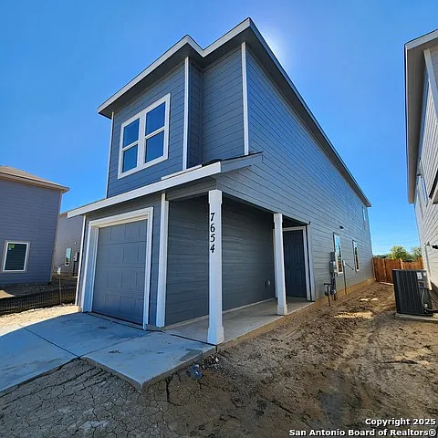 4 bed, 2.5 bath, 1536 sqft, $1,600 — Photo 2
