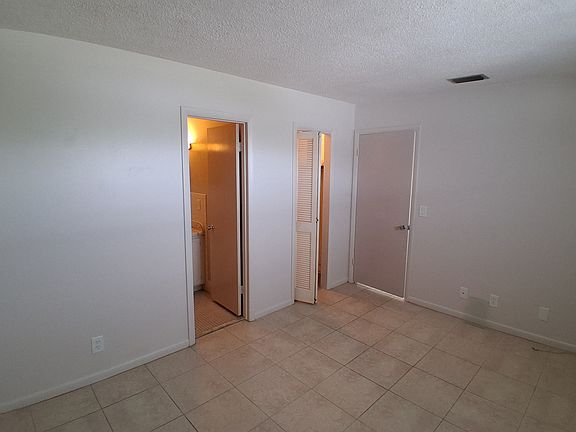 3rd image of 410 W Palm St