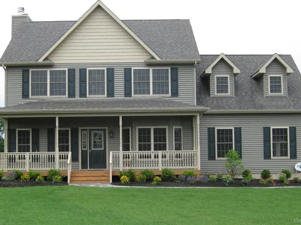 5 Harrier Ridge Drive, Wallkill, NY 12589