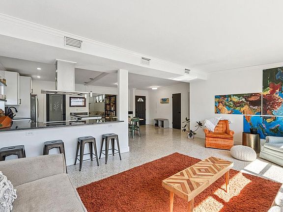 3rd image of 4532 Bradley Ave