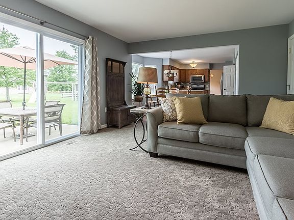 4th image of 3072 Palace Dr