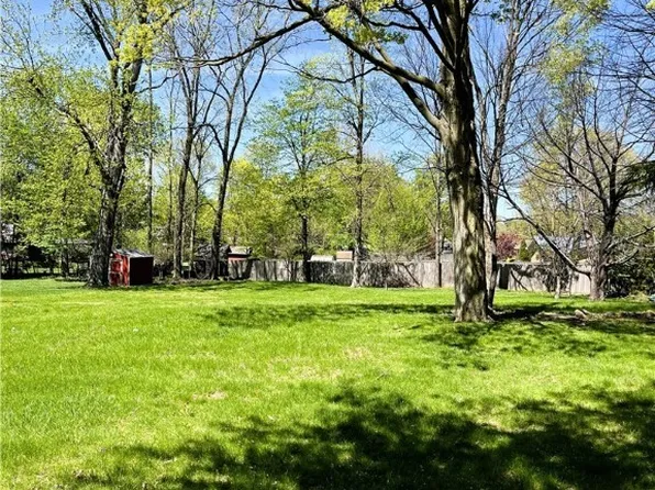 28456 Alden Dr, North Olmsted, OH 44070