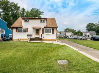 18 Clembil Ct, Hopelawn, NJ 08861