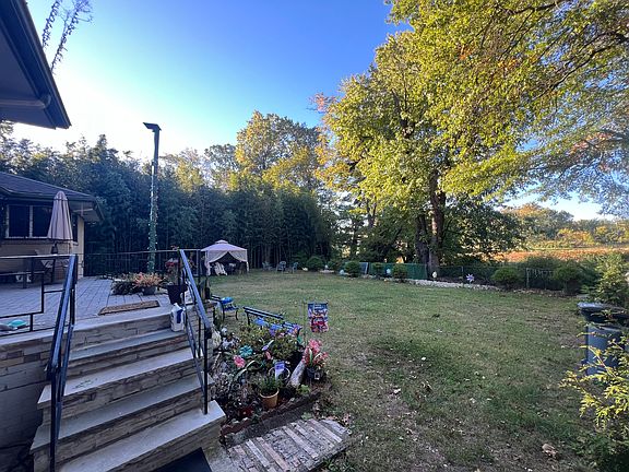 Front Yard & landscape
