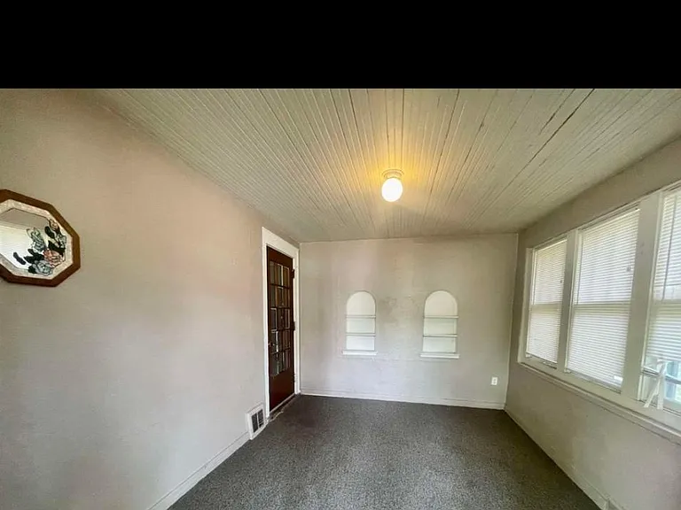 2853 Titus Ave — Photo 17