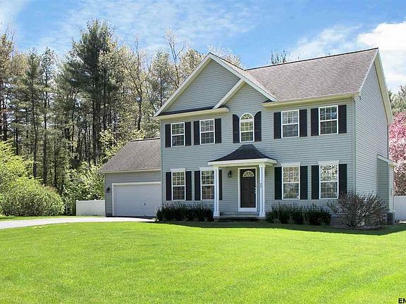 2nd image of 93 Cobble Hill Dr