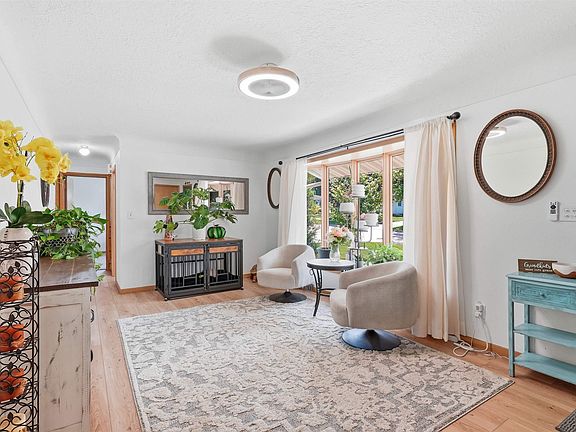 4th image of 126 Highland Dr