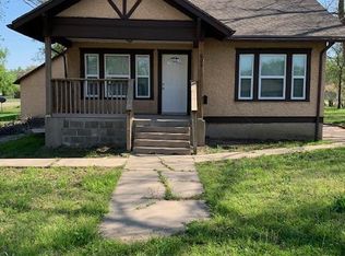809 W 10th St, Junction City, KS 66441