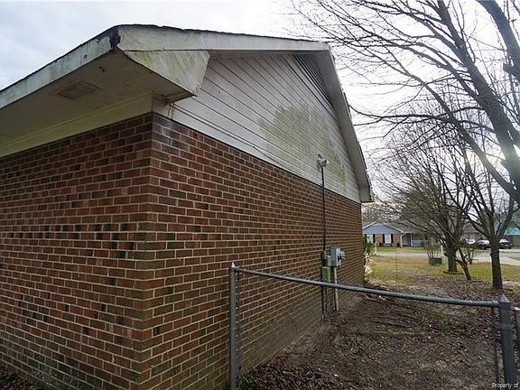 3rd image of 323 Woodberry Cir