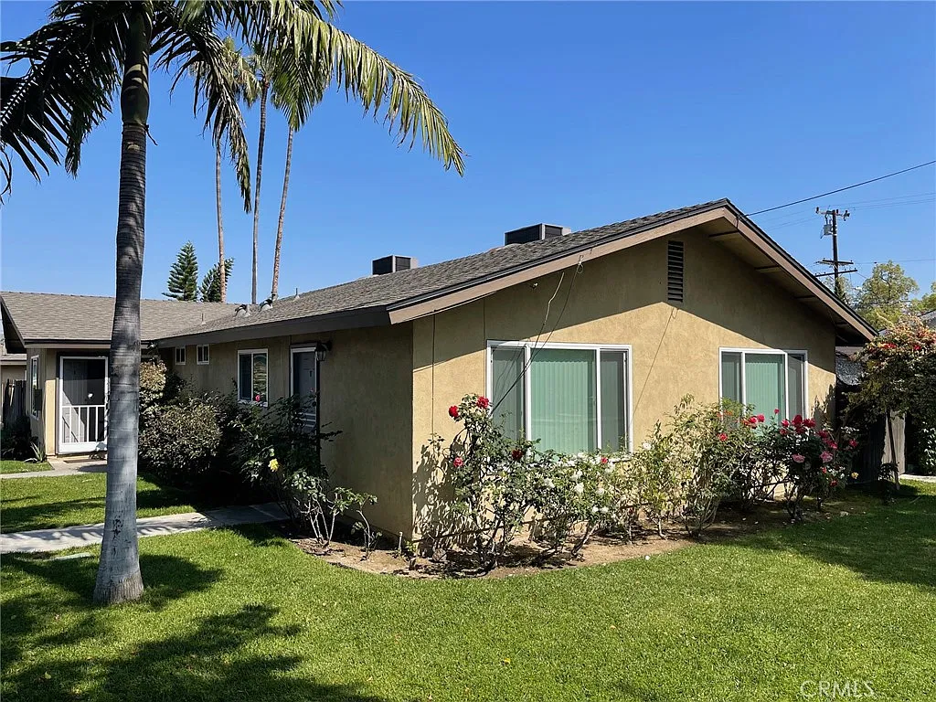 2 bed, 1100 sqft, $2,350 — Photo 2