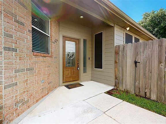2nd image of 2885 Diamond Bay Dr