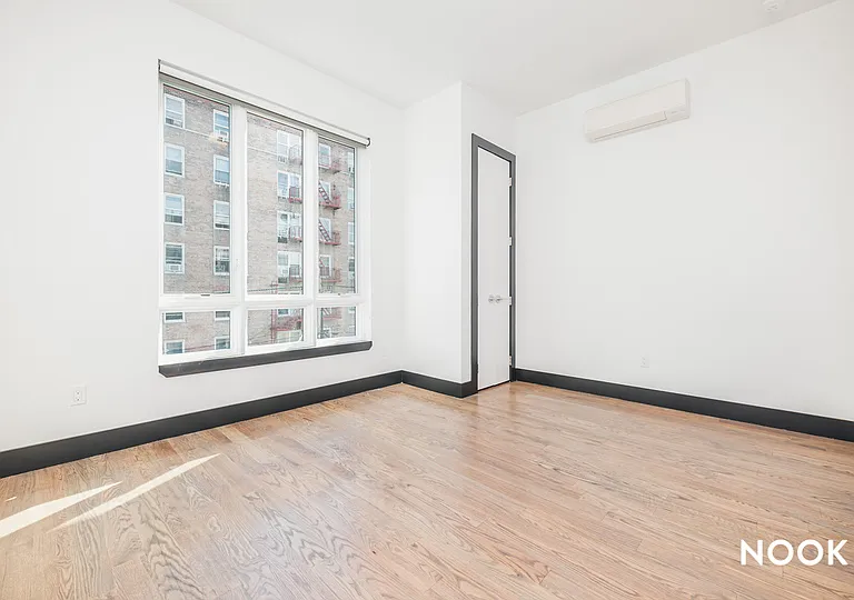 586 E 32nd St #4B — Photo 6