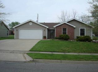 1728 E 25th Ter, Lawrence, KS 66046