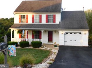 415 Michigan Dr, Falling Waters, WV 25419