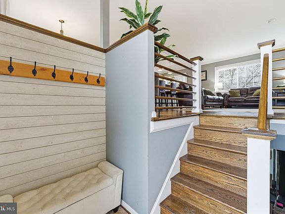 2nd image of 6124 Crozet Ct