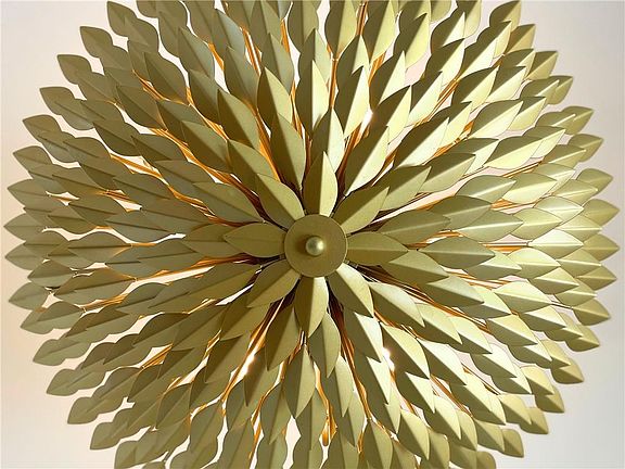 5th image of 219 E Maple Ridge Dr