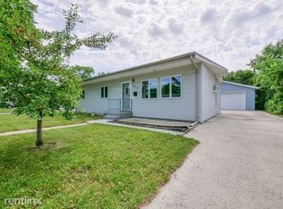 913 19th St S, Fargo, ND 58103