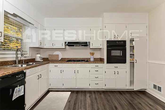 6010 Fairfield Dr — Photo 3