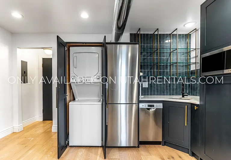 276 E Broadway St #S2 — Photo 5