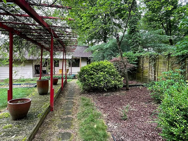 499 Littleton St — Photo 30