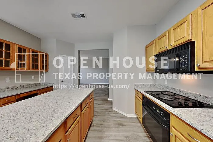 2906 Saint Vincent Dr — Photo 6