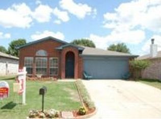 4004 Periwinkle Dr, Fort Worth, TX 76137