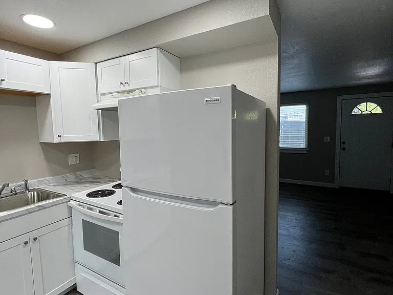 4116 Market St NE — Photo 11