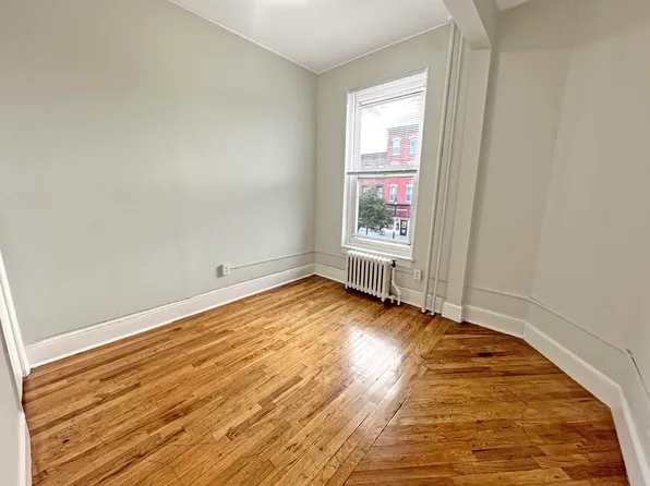 537 Washington Street image 6 of 17