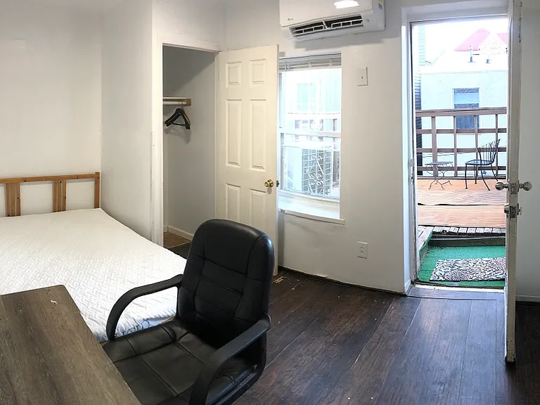 1940 South St #3 — Photo 3