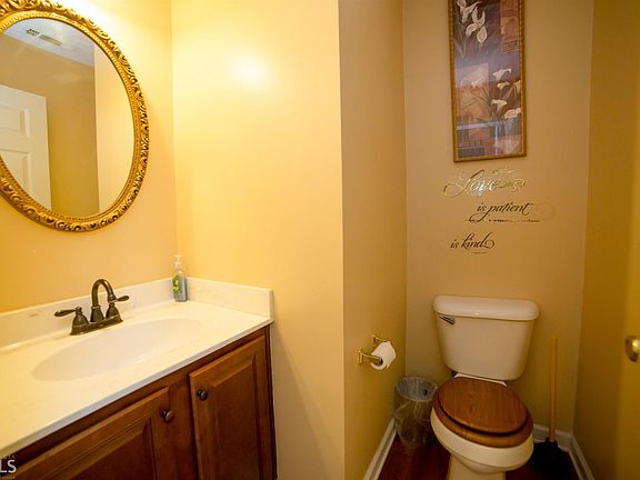 5th image of 1420 Saint Charles Ct