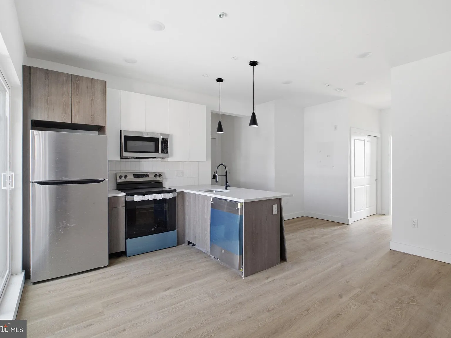 1 bed, $1,250 — Photo 3