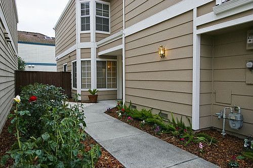 2nd image of 1594 Valley Crest Dr