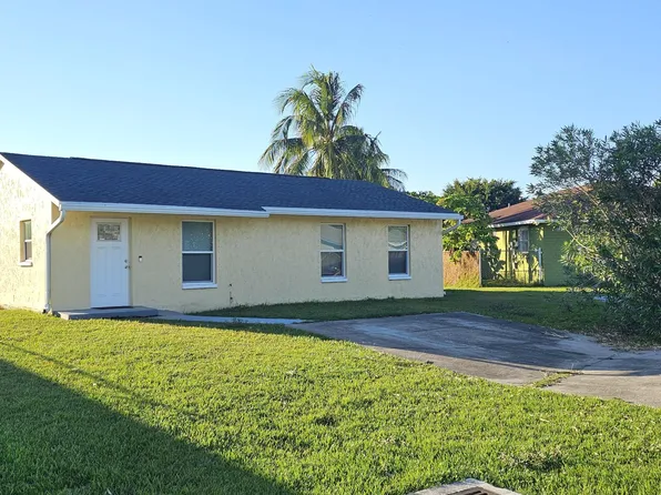 323 Seminole Ct, Pahokee, FL 33476