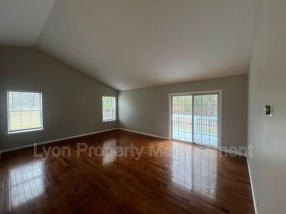 3rd image of 3 Mayhew Dr Unit 1
