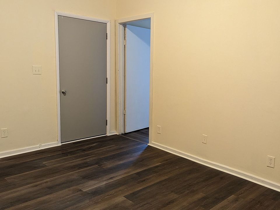 1st image of 1926 W 11th St APT B
