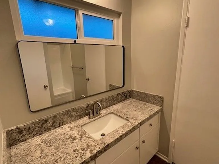 415 W Rosewood Ave — Photo 14