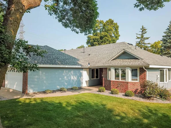 7020 24th St N, Oakdale, MN 55128