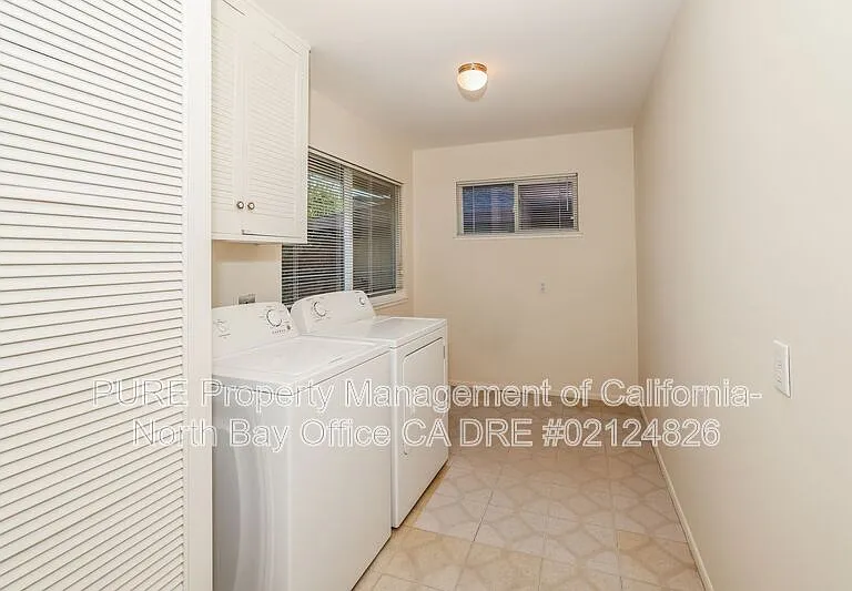335 Belhaven Cir — Photo 15