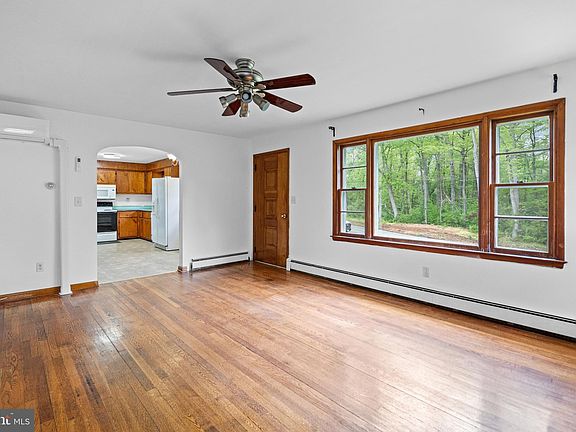 5th image of 16811 Ridge Rd