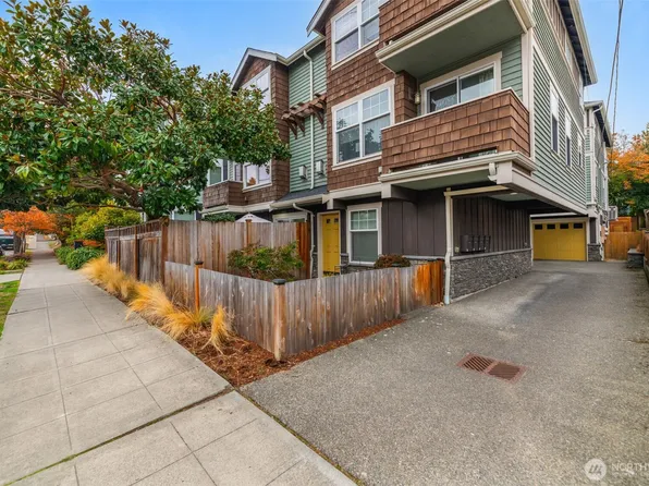 616 N 45th Street #A, Seattle, WA 98103