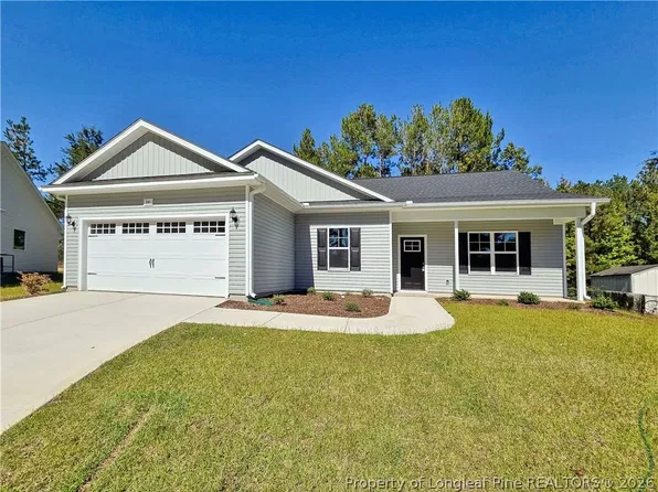 34 Quarter Ct, Spring Lake, NC 28390