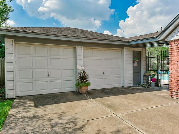 3rd image of 2502 Valley Forge Dr