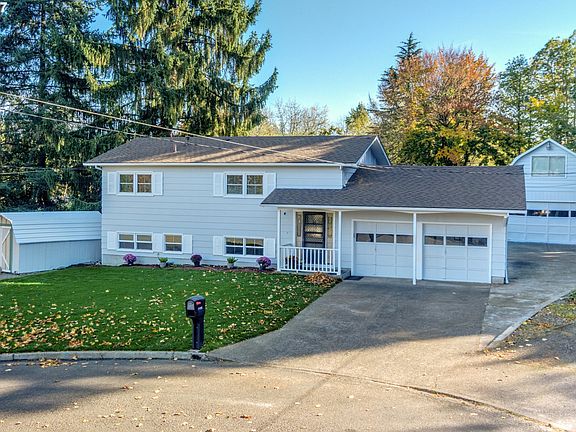 2nd image of 4996 SE Regents Cir