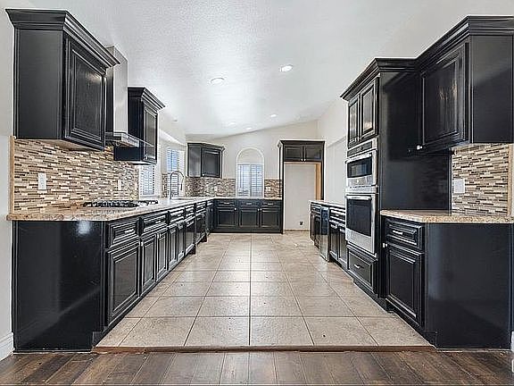5th image of 27580 Tamarisk Rd