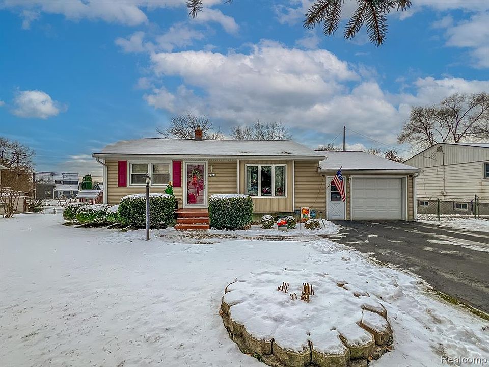 2546 N Williams Lake Rd, Waterford, MI 48327 Zillow