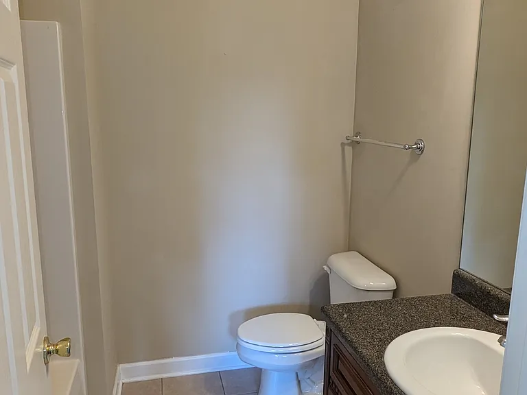 827 Terrell Dr — Photo 9