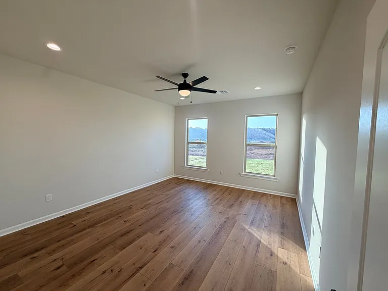 189 Berkshire Pl — Photo 23