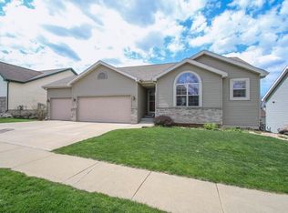 414 Bailey Dr, Madison, WI 53718