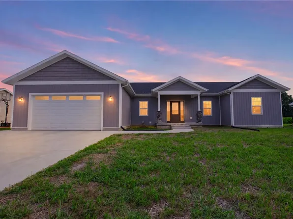 9877 E Bloomfield Hills Dr, Effingham, IL 62401