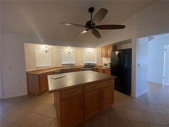 2nd image of 1719 King Arthur Ct